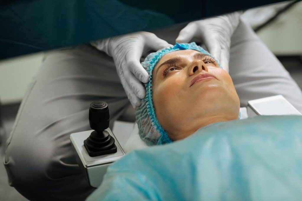 Rejuvenecer-la-mirada-cansada-Tratamientos-y-soluciones-en-Sevilla